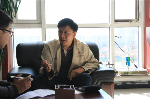 遼寧首臺(tái)太陽(yáng)能電動(dòng)汽車