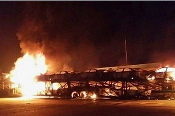 20輛比亞迪秦?zé)闪嘶?電池沒爆炸